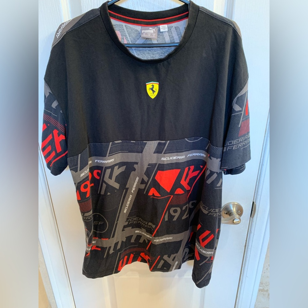 Ferrari Scuderia T-Shirt in Black and Red